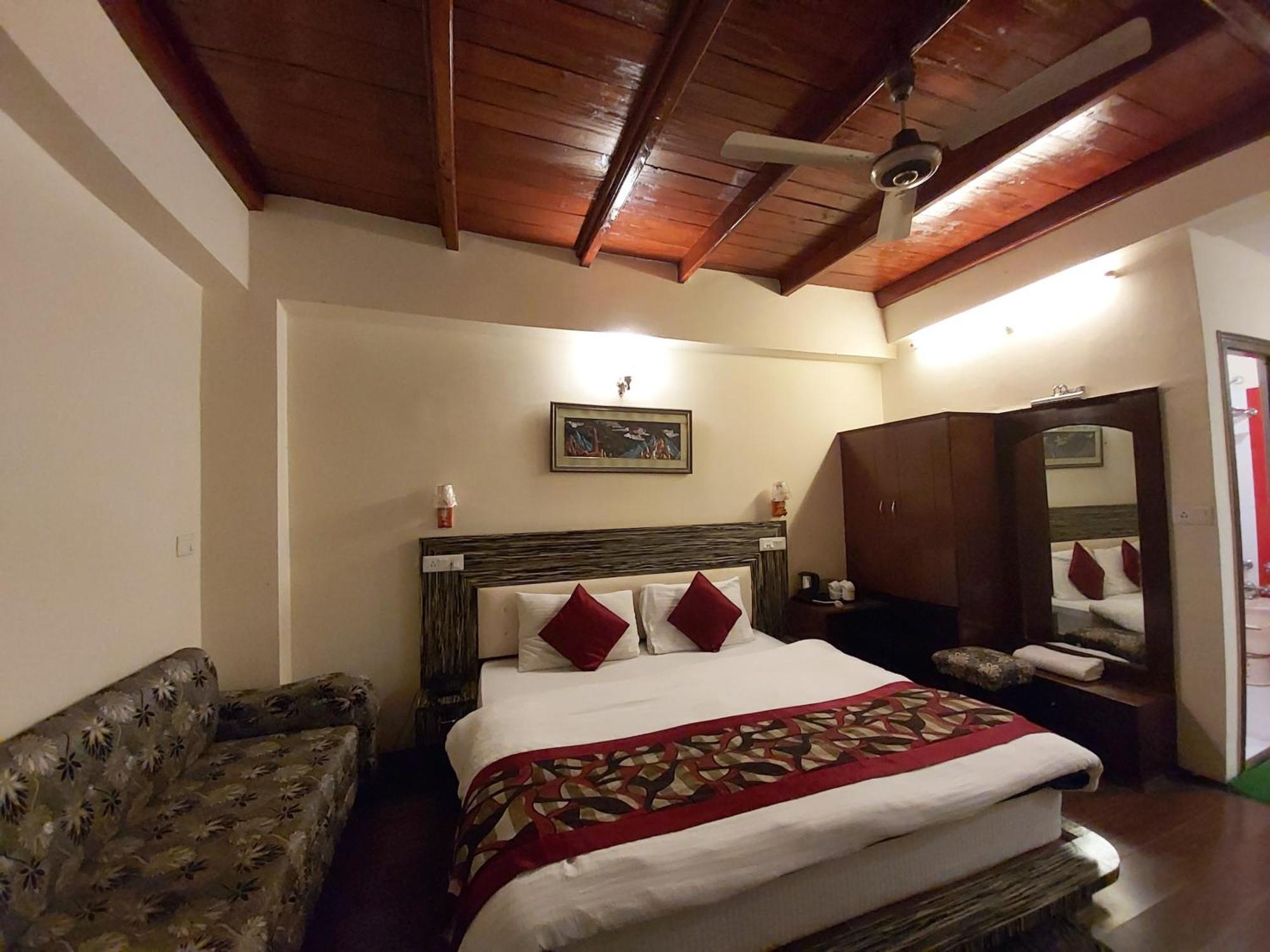 Goroomgo Moon Nainital Near Naini Lake - Parking & Lift Facilities -Hygiene And Spacious Room - Best Seller Exterior foto