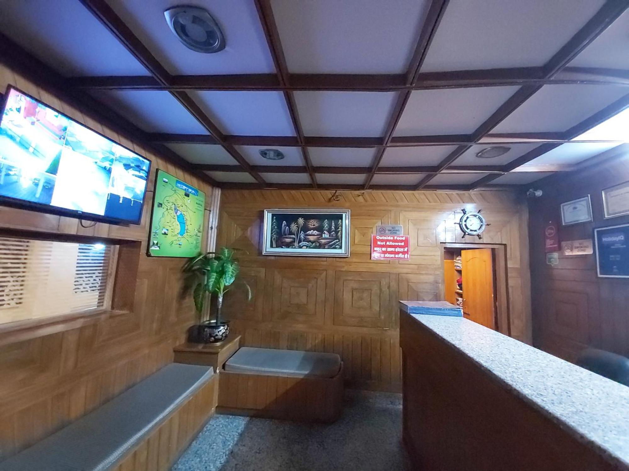 Goroomgo Moon Nainital Near Naini Lake - Parking & Lift Facilities -Hygiene And Spacious Room - Best Seller Exterior foto